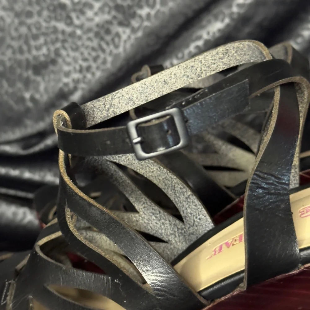 JustFab Black and Brown Platform Sandals Size 7.5